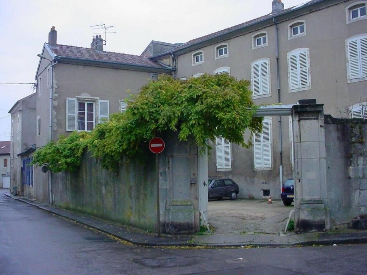 Appartement Historique Au Centre De Toul, Proche Cathedrale, Tous Services Inclus - Fr-1-584-74 Buitenkant foto
